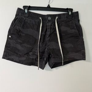 Vuori Women’s Vintage Ripstop Shorts Dark Gray Camo Size S